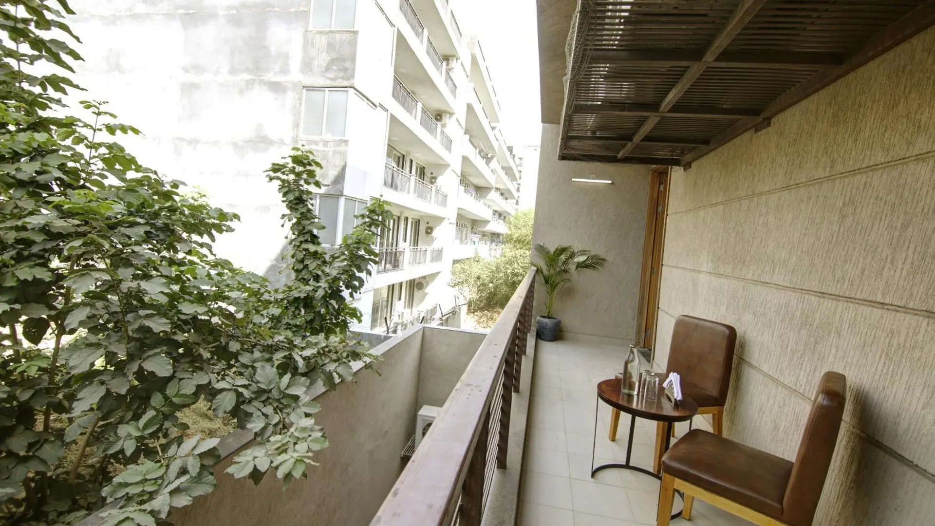 Hotel Saltstayz Select - Galleria Market & Golf Course Road Gurgaon